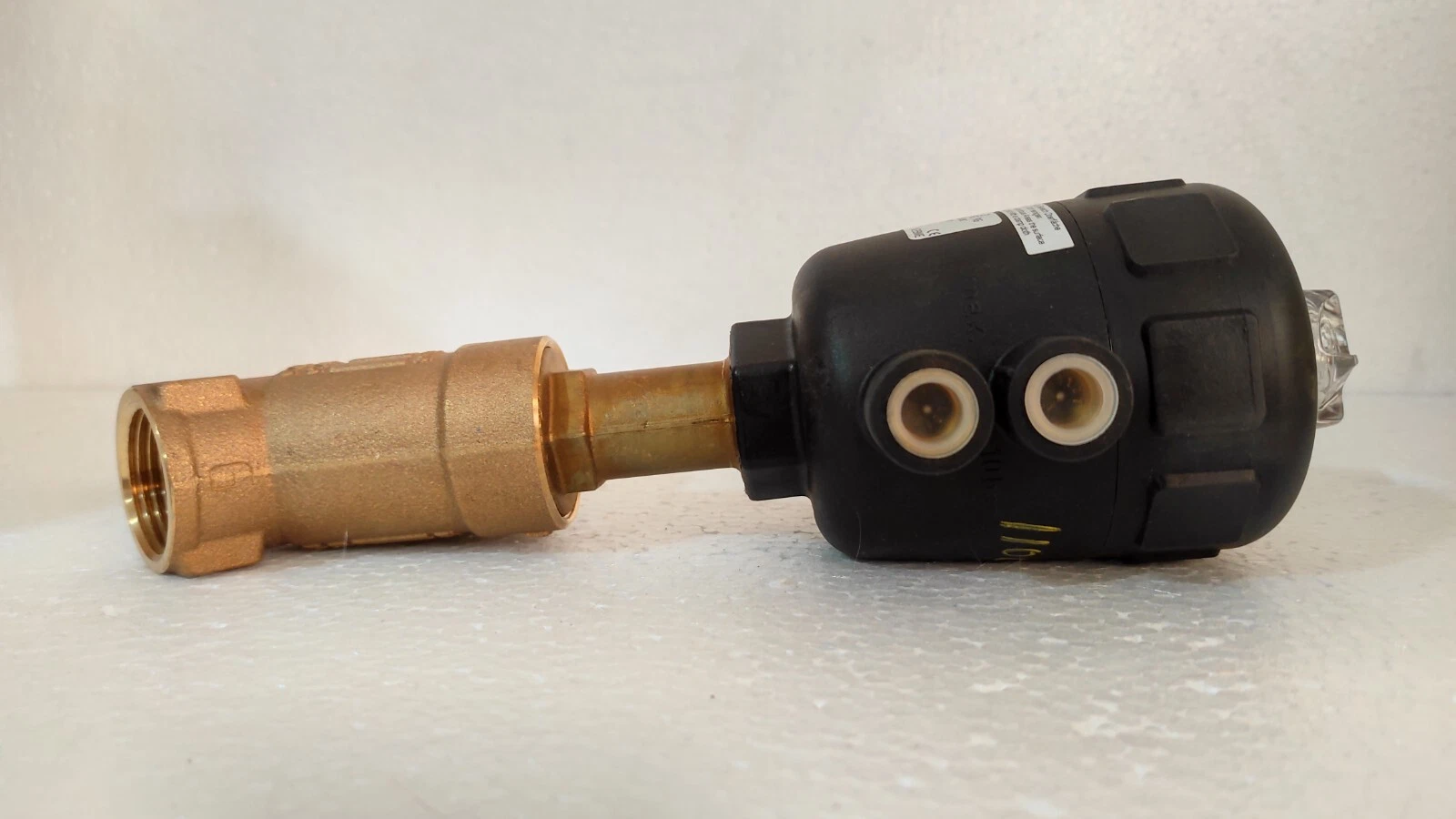 admin/uploads/uploads/burkert 2000 pneu angle valve ptfe 16 b_3.webp